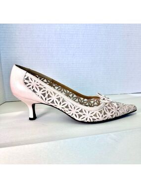 STEWART WEITZMAN KITTEN HEEL MESH PUMP W/ LEATHER BOW WOMENS SZ 7